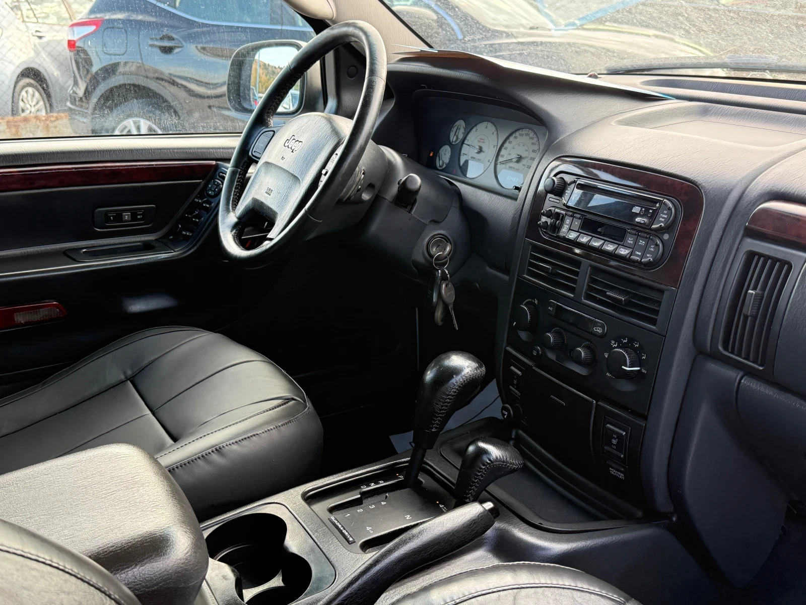 Jeep Grand cherokee 2.7, снимка 8 - Автомобили и джипове - 56416527