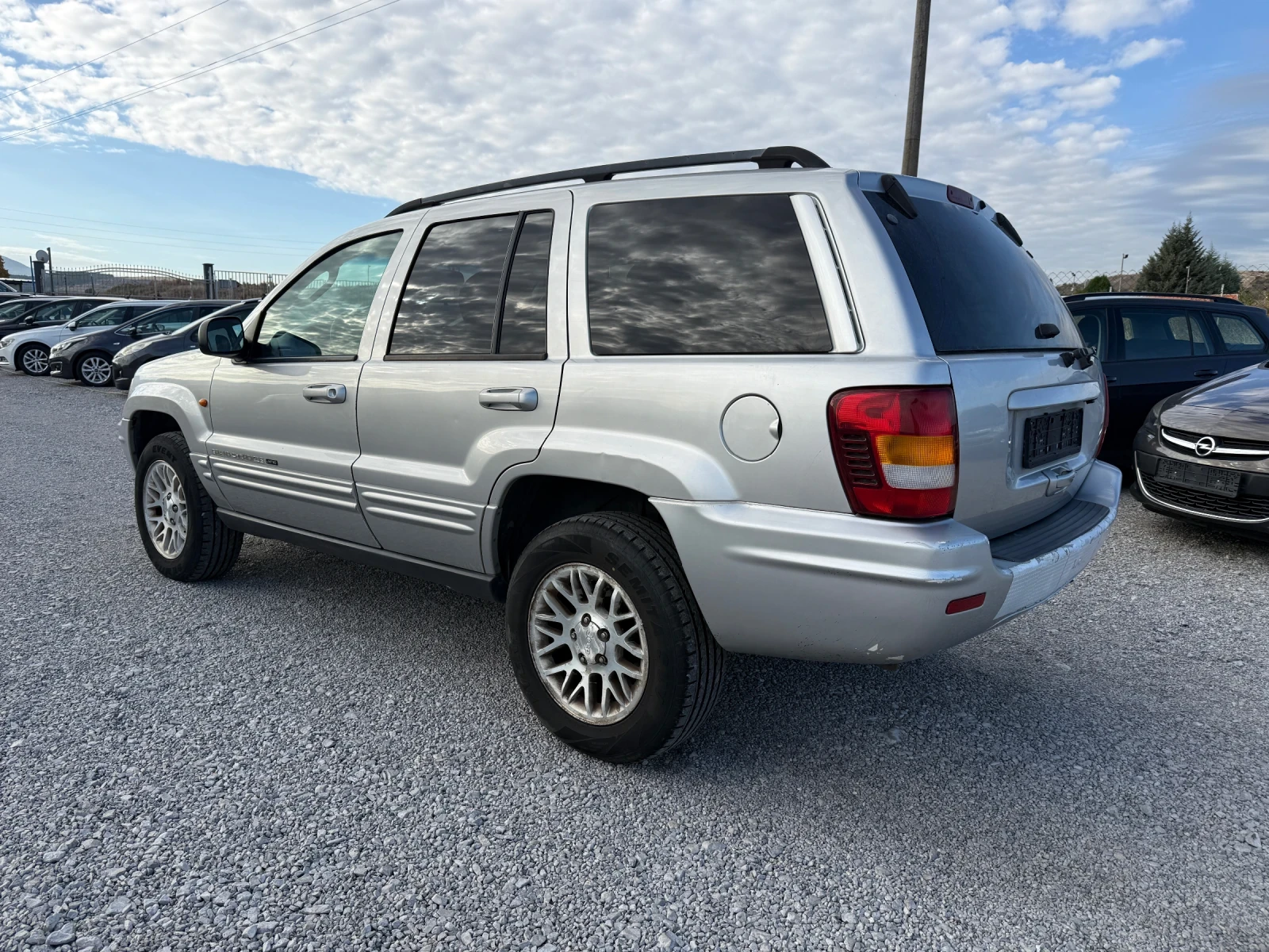 Jeep Grand cherokee 2.7, снимка 3 - Автомобили и джипове - 56416527