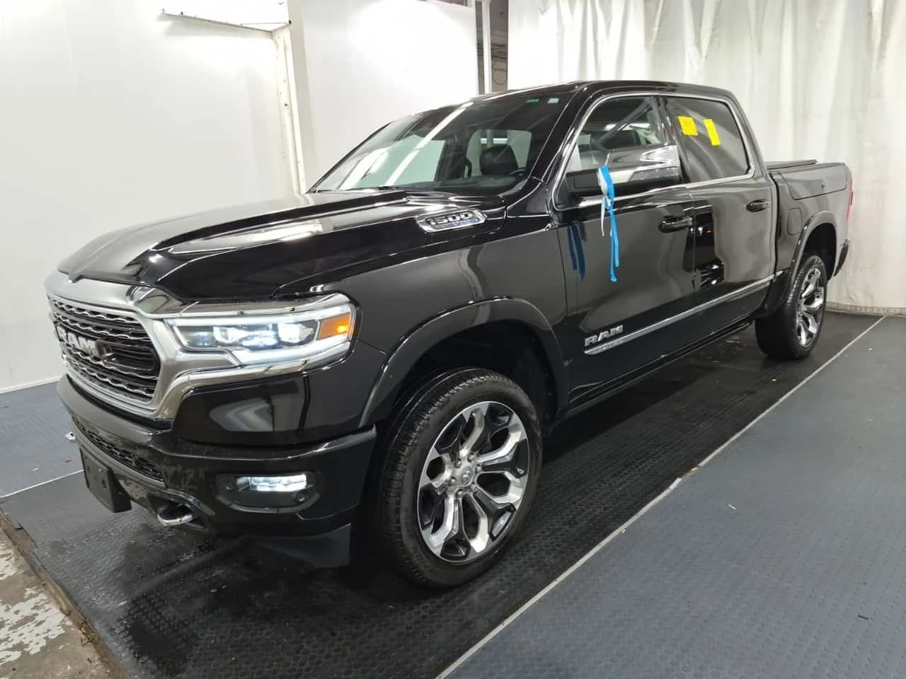 Dodge RAM 1500 5.7 HEMI * Limited * 4WD * ОБДУХВАНЕ * ПАНОРАМА * 