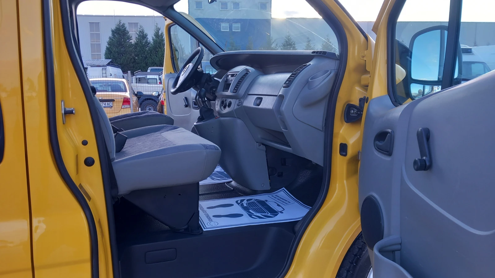 Renault Trafic 1.9DCI - изображение 9