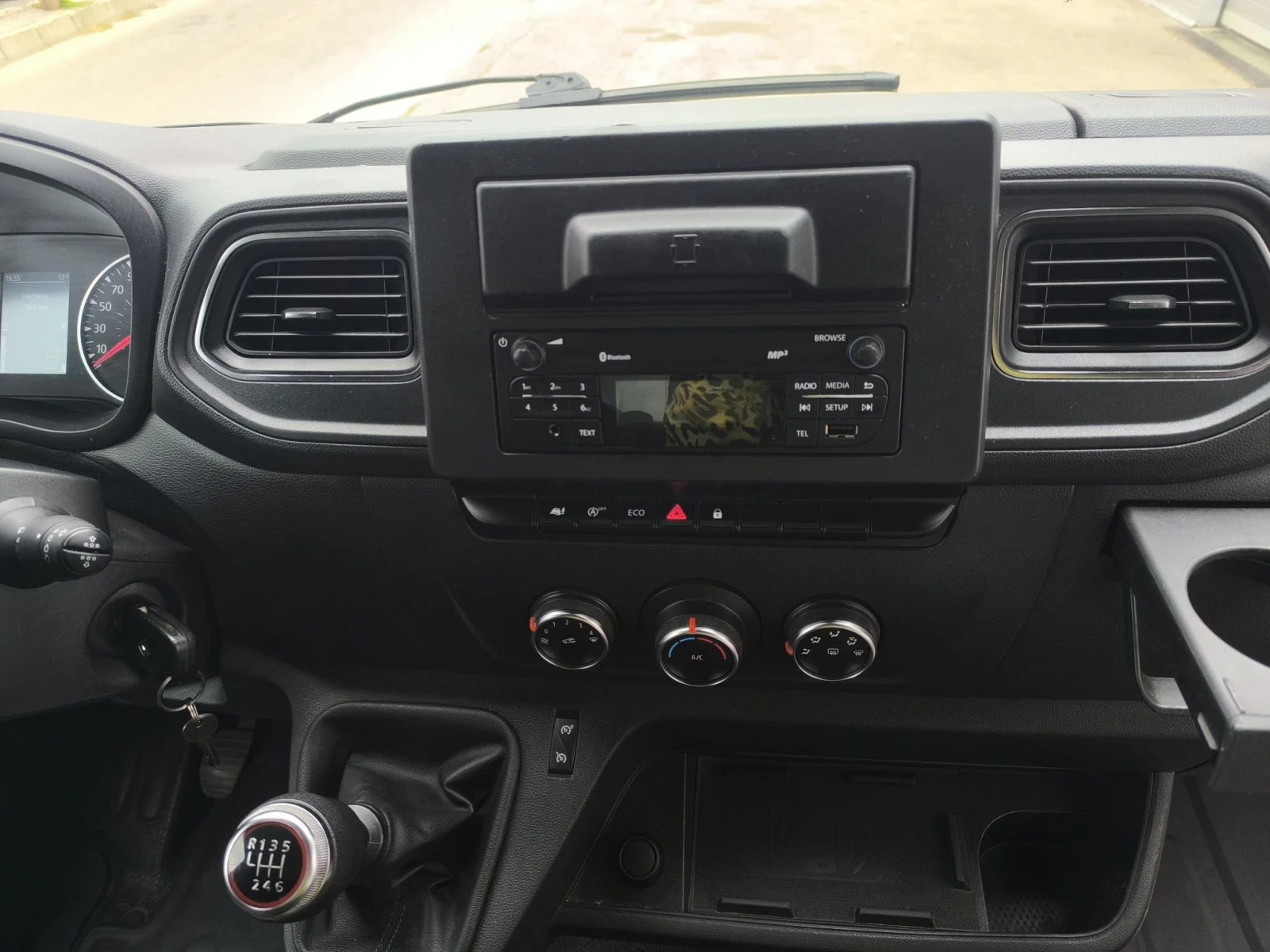 Renault Master 2.3DCI ОБСЛУЖЕН НАПЪЛНО , снимка 13 - Бусове и автобуси - 56260496