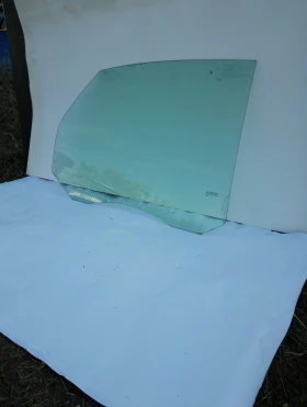 Стъкло задно дясно Форд Фокус хечбек 06г.