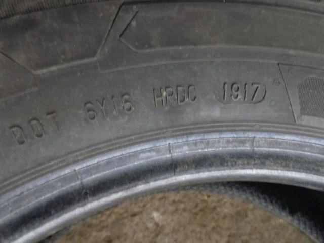 Гуми Зимни 215/65R15, снимка 13 - Гуми и джанти - 20253808