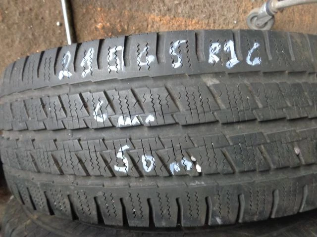 Гуми Зимни 215/65R16, снимка 1 - Гуми и джанти - 20269597