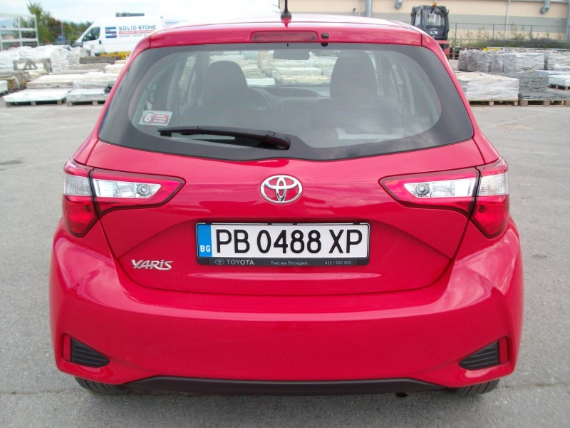Toyota Yaris 1.0 VVT-I КАТО НОВА , снимка 5 - Автомобили и джипове - 41083648