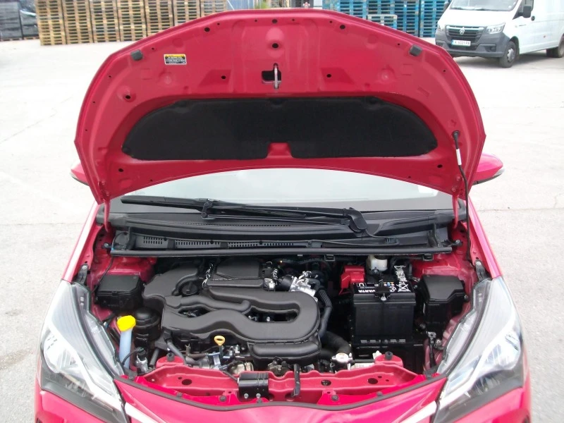 Toyota Yaris 1.0 VVT-I КАТО НОВА , снимка 13 - Автомобили и джипове - 41083648