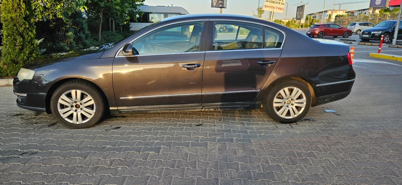 VW Passat B6, снимка 4 - Автомобили и джипове - 47298569