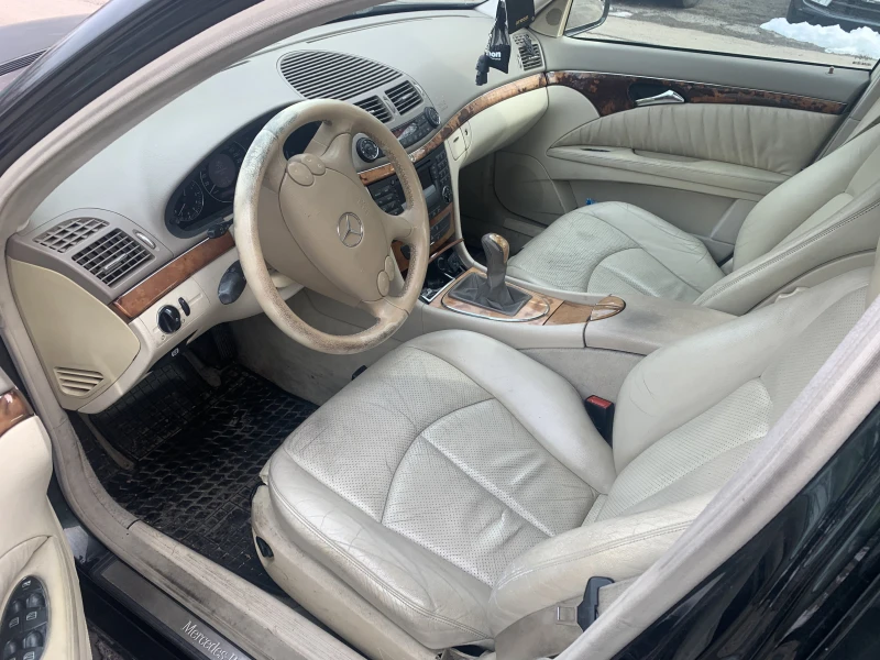 Mercedes-Benz E 270, снимка 5 - Автомобили и джипове - 48756129