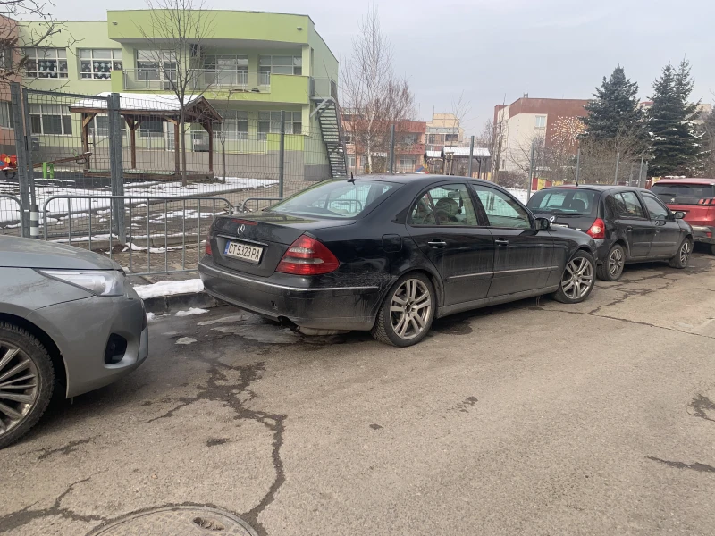 Mercedes-Benz E 270, снимка 3 - Автомобили и джипове - 48756129