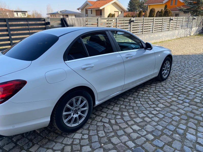 Mercedes-Benz C 200 лек, снимка 4 - Автомобили и джипове - 49550759