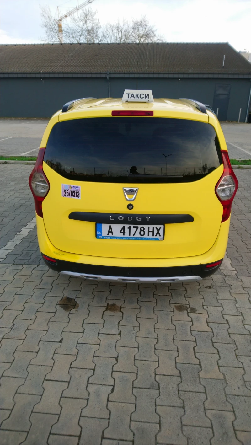 Dacia Lodgy 1.5 DCI STEPWAY 107 кс 6+ 1 , снимка 4 - Автомобили и джипове - 49485461