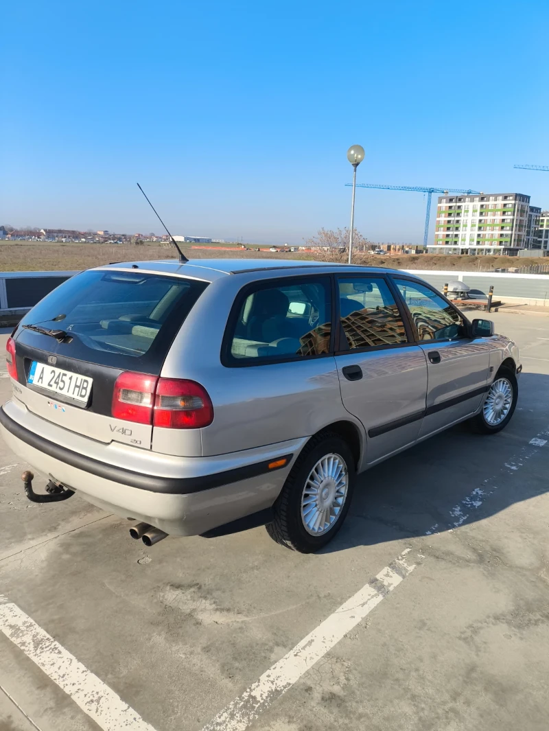 Volvo V40 2.0, снимка 4 - Автомобили и джипове - 49598861