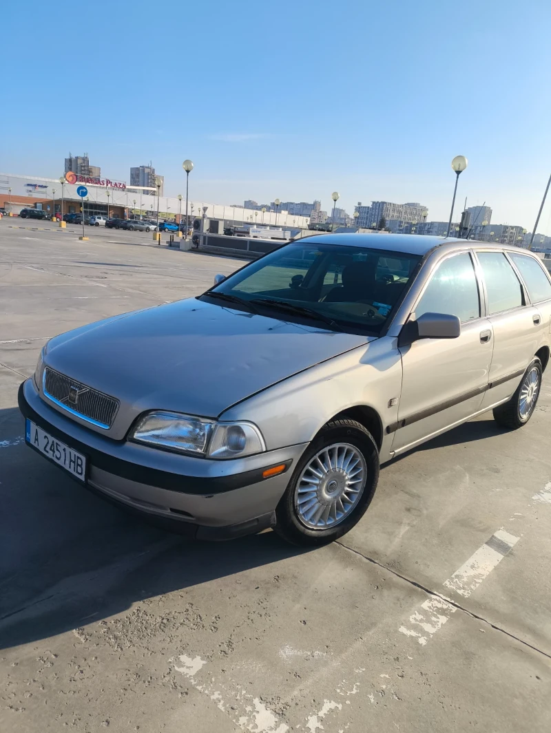 Volvo V40 2.0, снимка 2 - Автомобили и джипове - 49598861