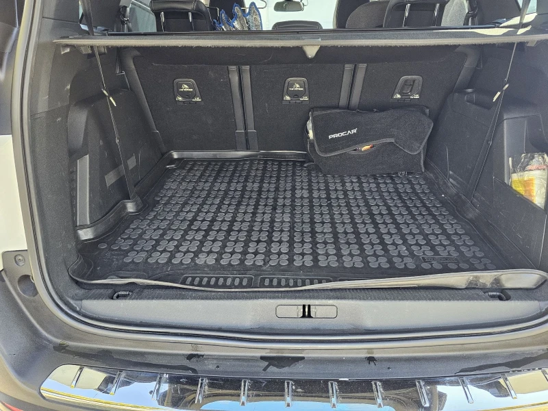 Peugeot 5008, снимка 15 - Автомобили и джипове - 52013344