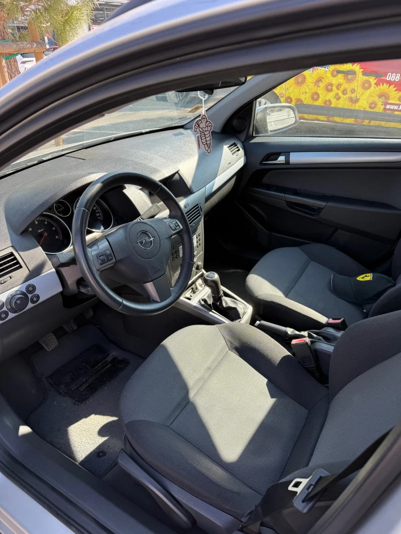 Opel Astra 1.7 cdti, снимка 6 - Автомобили и джипове - 52364759