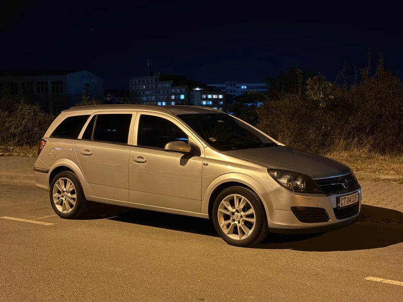 Opel Astra 1.7 cdti, снимка 2 - Автомобили и джипове - 52364759