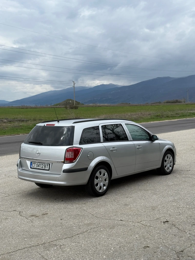 Opel Astra 1.7 cdti, снимка 4 - Автомобили и джипове - 52364759