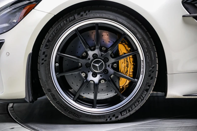 Mercedes-Benz GT  AMG GT R Coupe RWD АвтоКредит* (ЦЕНА ДО БГ), снимка 2 - Автомобили и джипове - 52595143