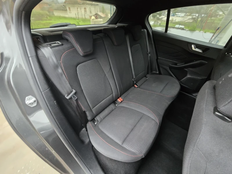 Ford Focus 1.0i ECOBOOST 125к.с ST-LINE 94хил.км. , снимка 14 - Автомобили и джипове - 52654517