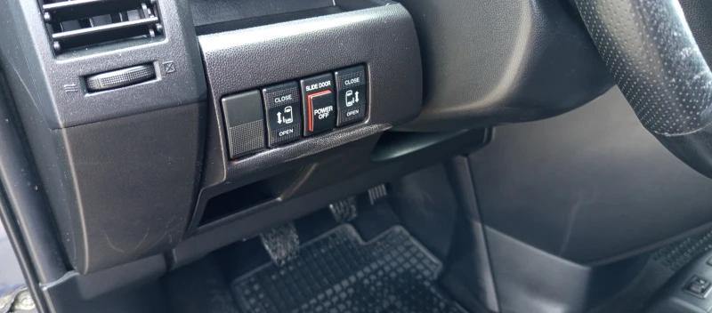 Mazda 5 2.0i GTA SPORT KEYLESS NAVI, снимка 13 - Автомобили и джипове - 52774673