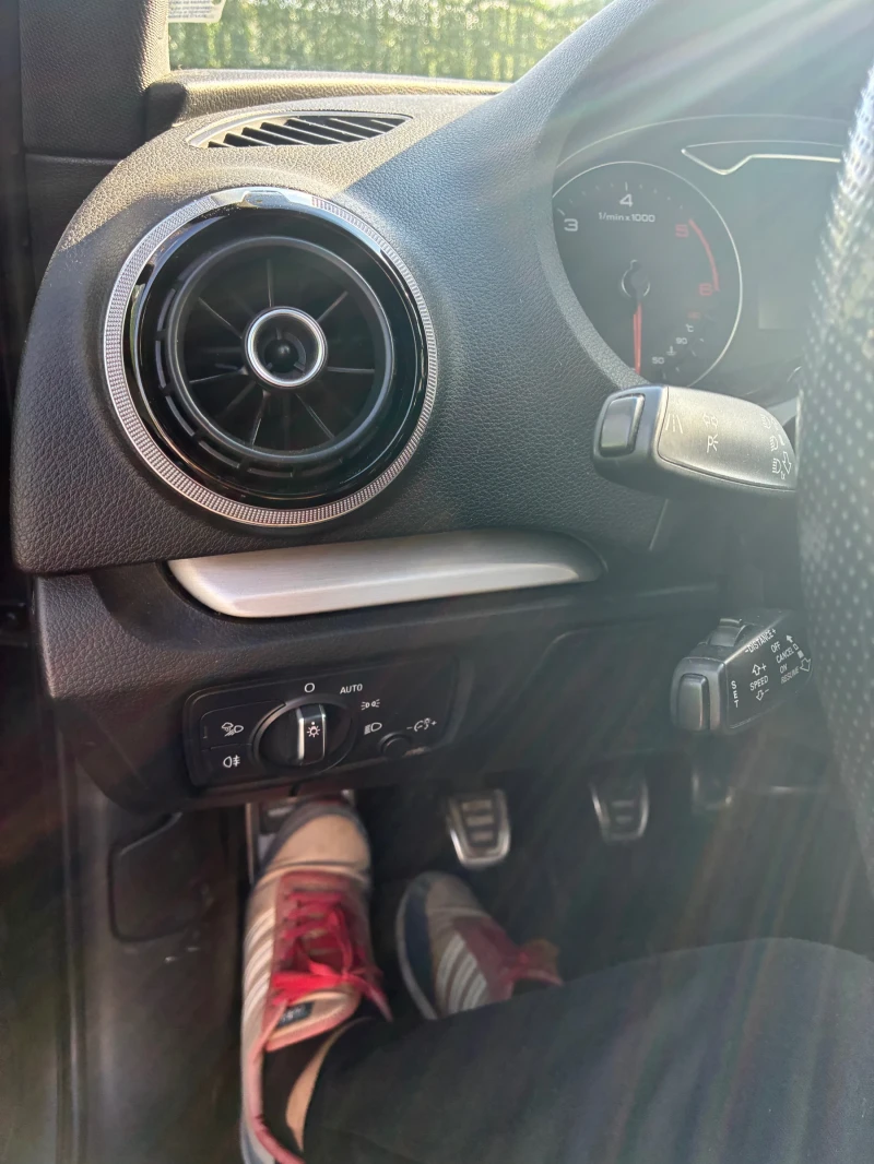 Audi A3 2.0TDI 3x s-line, спортпакет Ultra Led, снимка 11 - Автомобили и джипове - 53065216