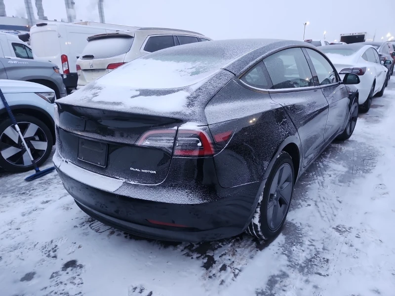 Tesla Model 3 LONG RANGE * * CARFAX * * АВТО КРЕДИТ * * , снимка 3 - Автомобили и джипове - 53277468