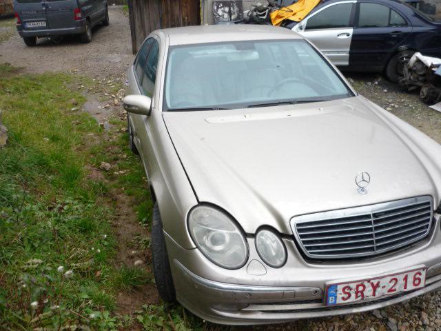 Mercedes-Benz E 200 3 broia, снимка 6 - Автомобили и джипове - 22480960