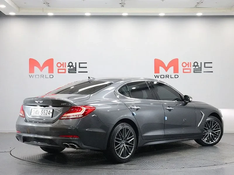 Genesis G70 2.0T Advanced 2WD, снимка 4 - Автомобили и джипове - 54723830