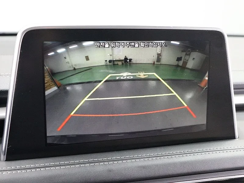 Genesis G70 2.0T Advanced 2WD, снимка 11 - Автомобили и джипове - 54723830