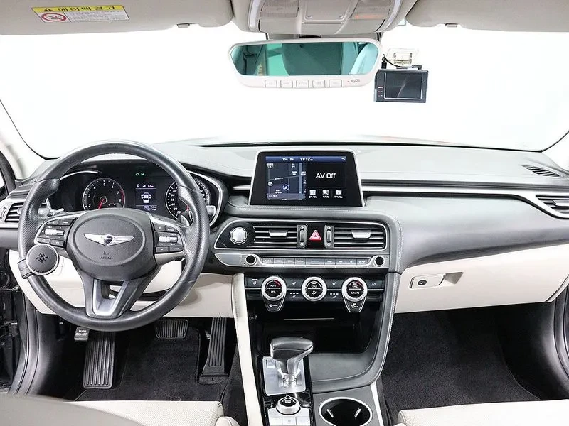 Genesis G70 2.0T Advanced 2WD, снимка 5 - Автомобили и джипове - 54723830
