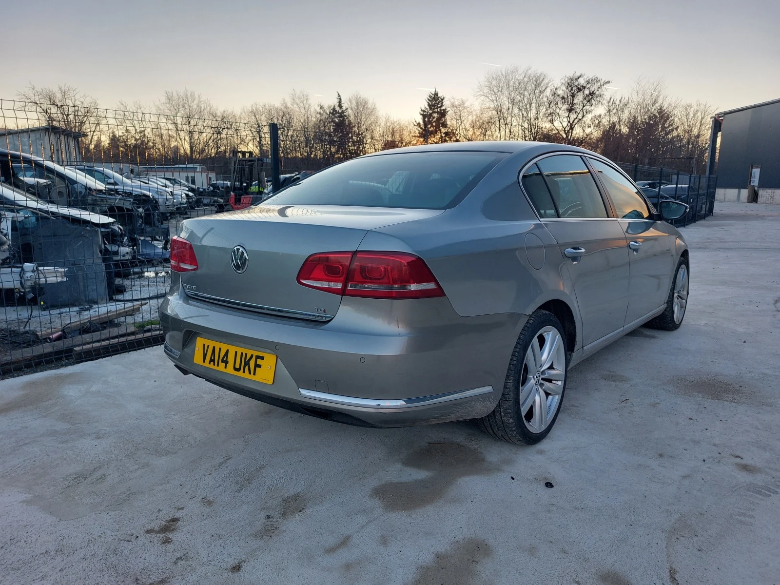 VW Passat 1.6 TDI BlueMotion EXECUTIVE - изображение 5