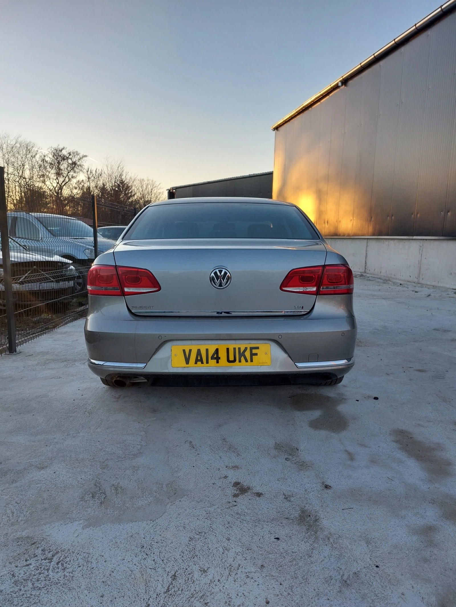 VW Passat 1.6 TDI BlueMotion EXECUTIVE - изображение 8