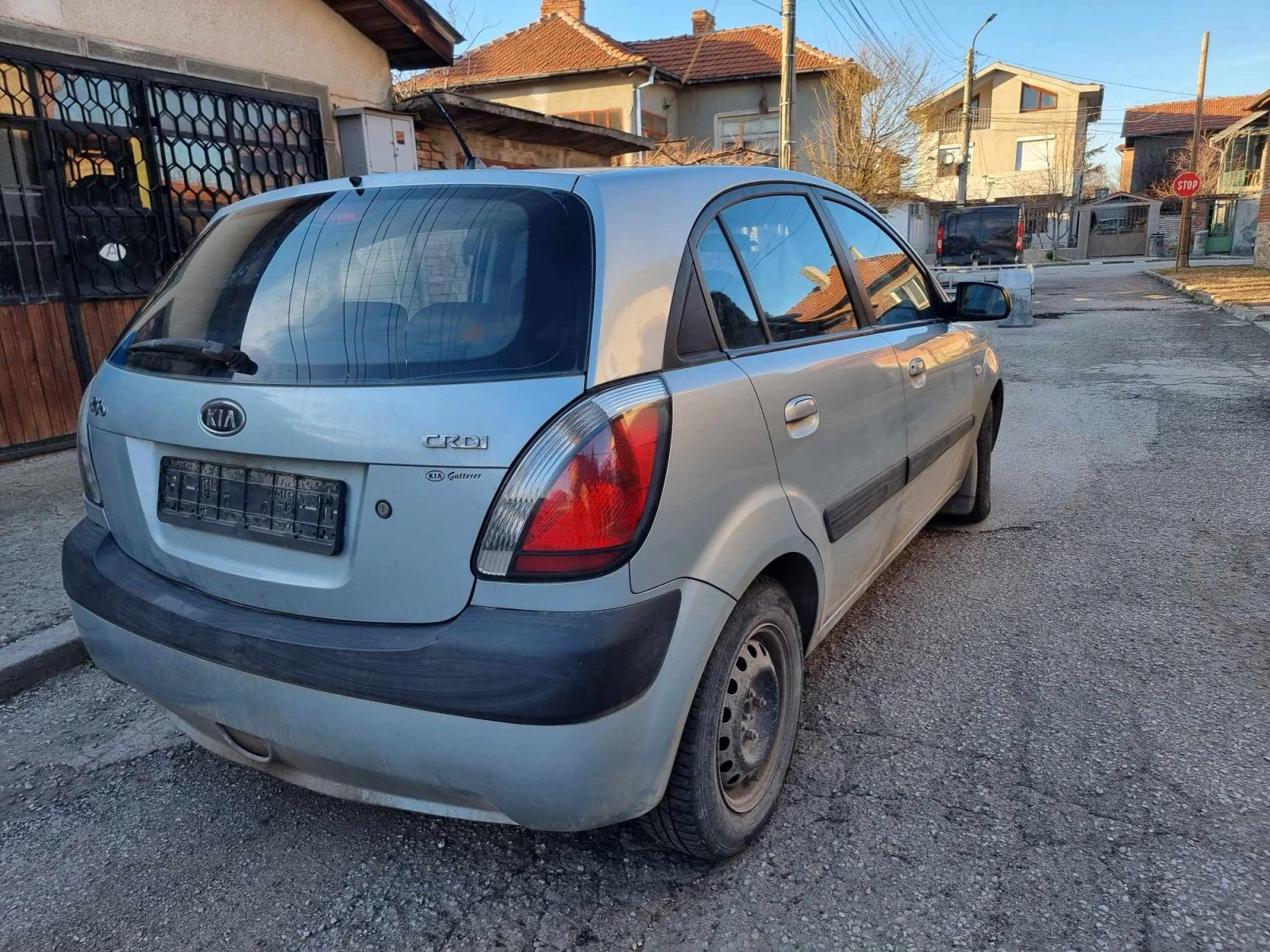 Kia Rio 1.5 CRDI/1.4 16V - изображение 9