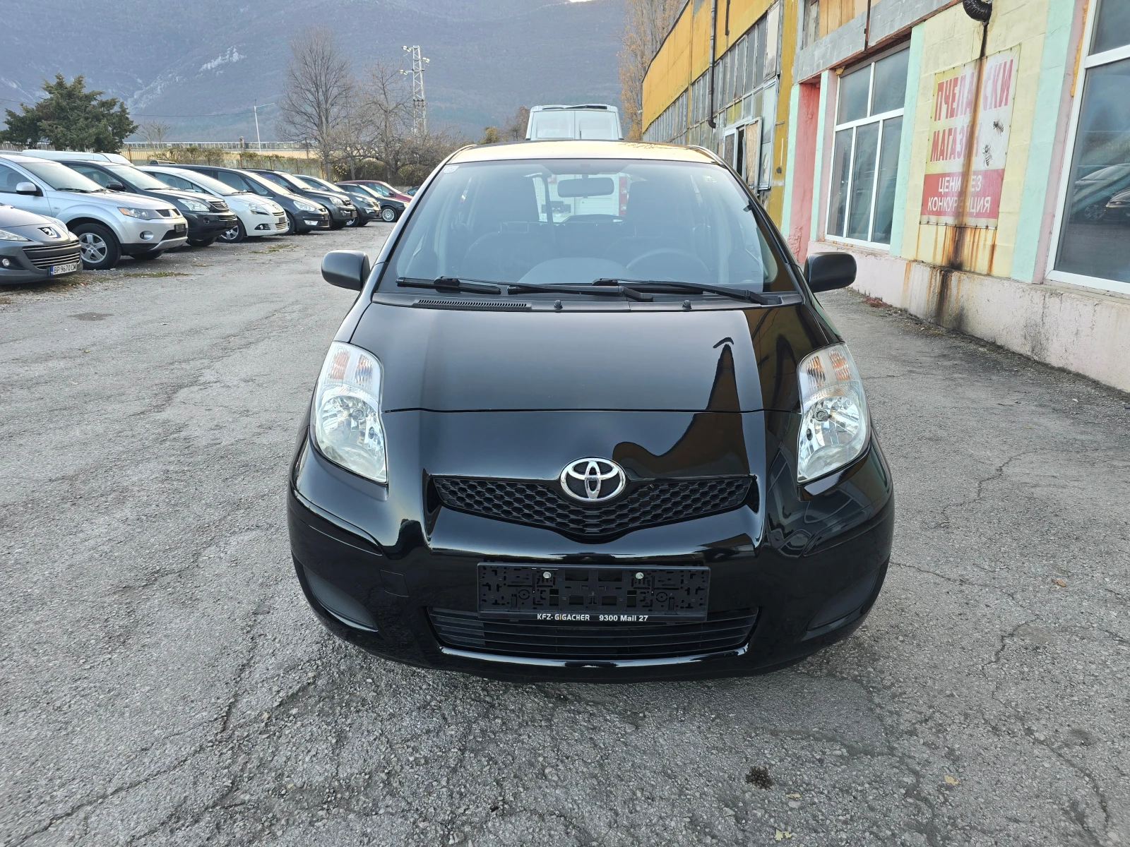 Toyota Yaris 1.0 VVT-i - изображение 2