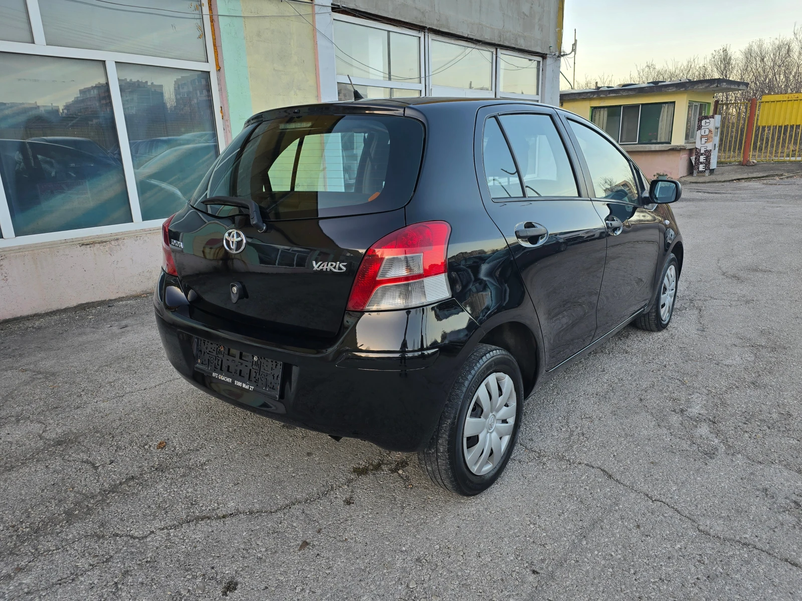 Toyota Yaris 1.0 VVT-i - изображение 5