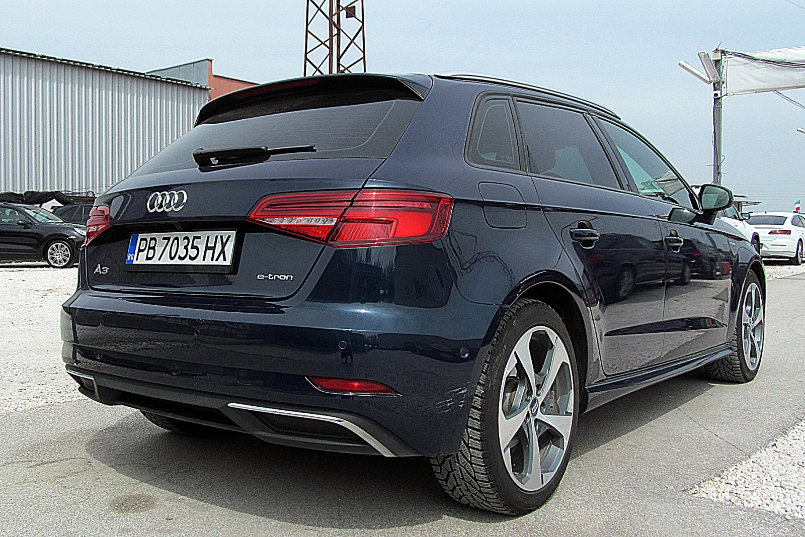Audi E-Tron Sportback E-tron 40/СОБСТВЕН ЛИЗИНГ - изображение 4
