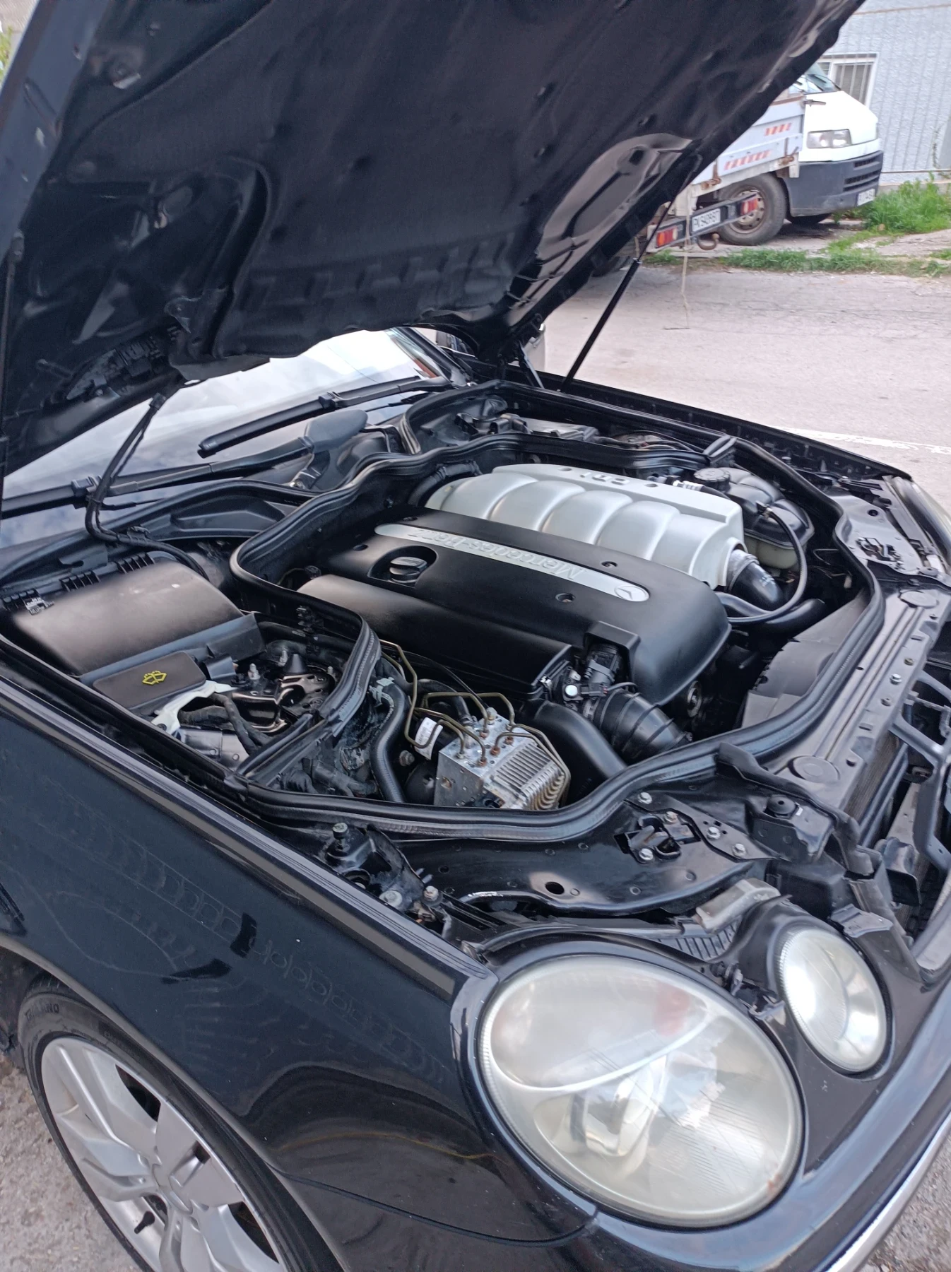 Mercedes-Benz E 220 2.2 - изображение 8