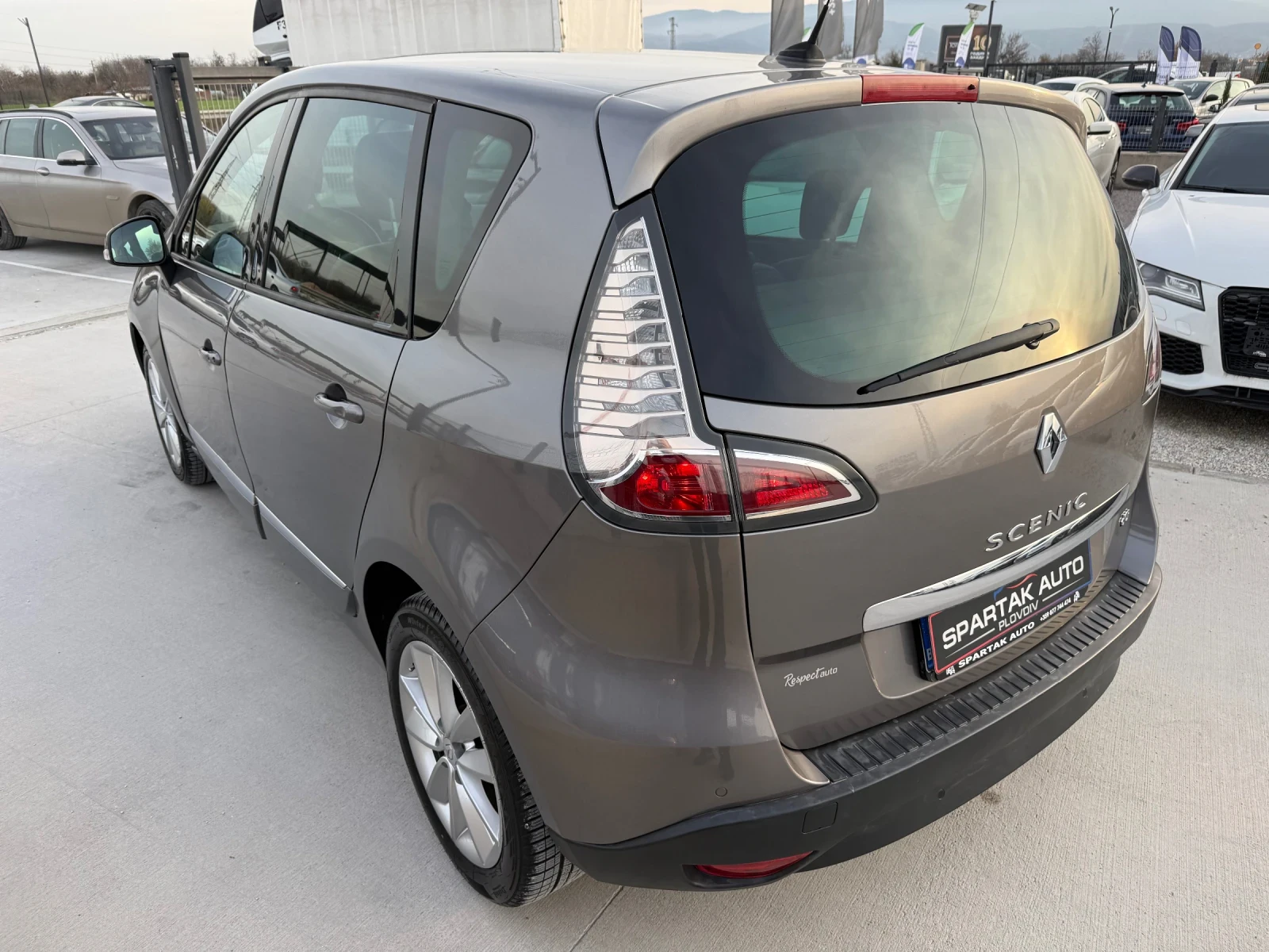 Renault Scenic 1.5DCI* 2014г* АВТОМАТИК* НОВ* КОЖА* НАВИ*  - изображение 6