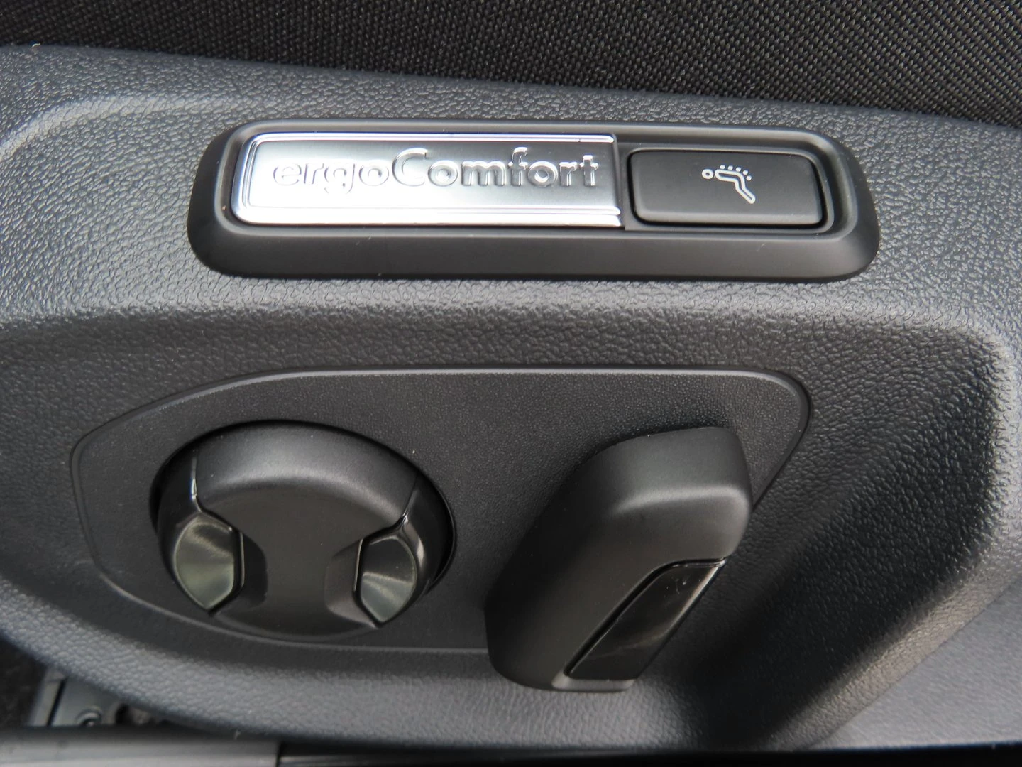 VW Arteon R-Line 2.0 TDI SCR DSG - изображение 6