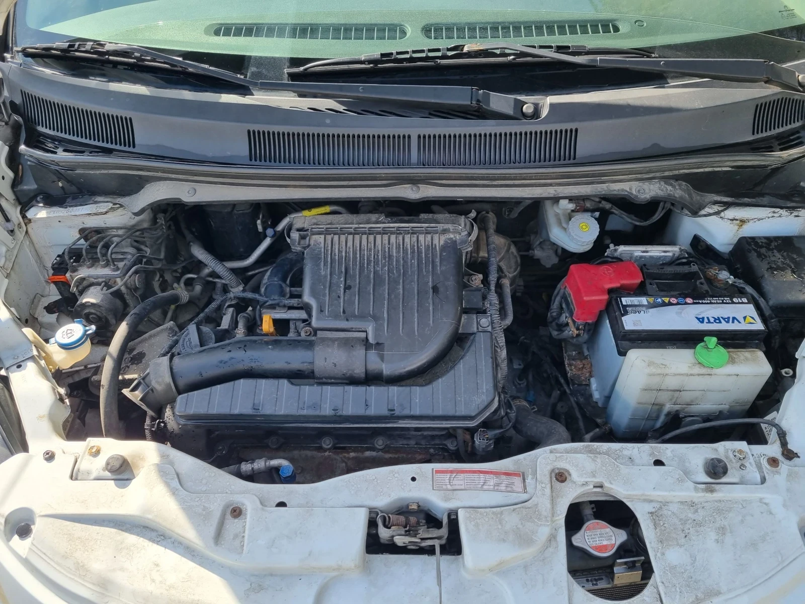 Suzuki Splash, снимка 13 - Автомобили и джипове - 53759998