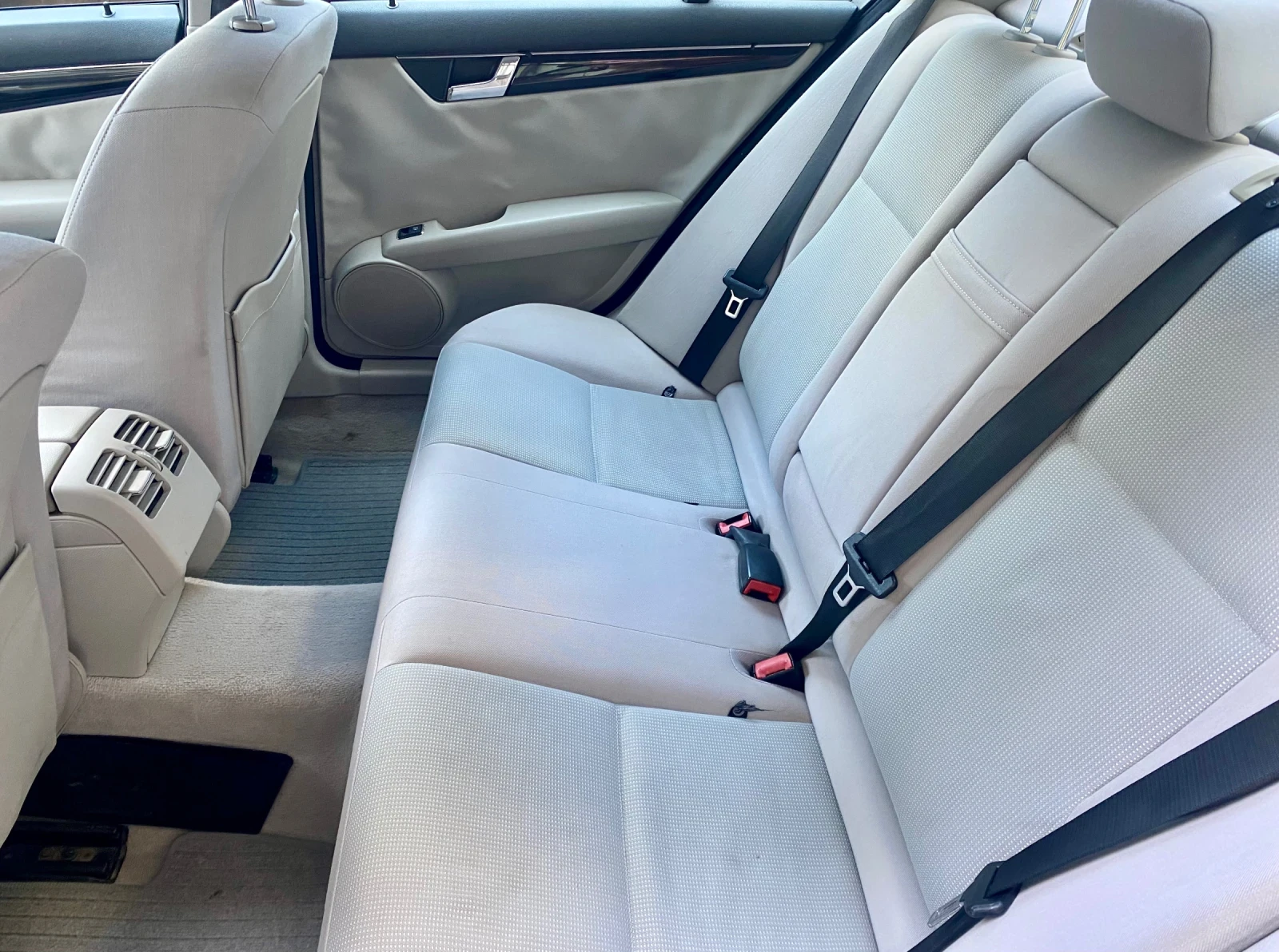 Mercedes-Benz C 200 2.2, снимка 4 - Автомобили и джипове - 54208755