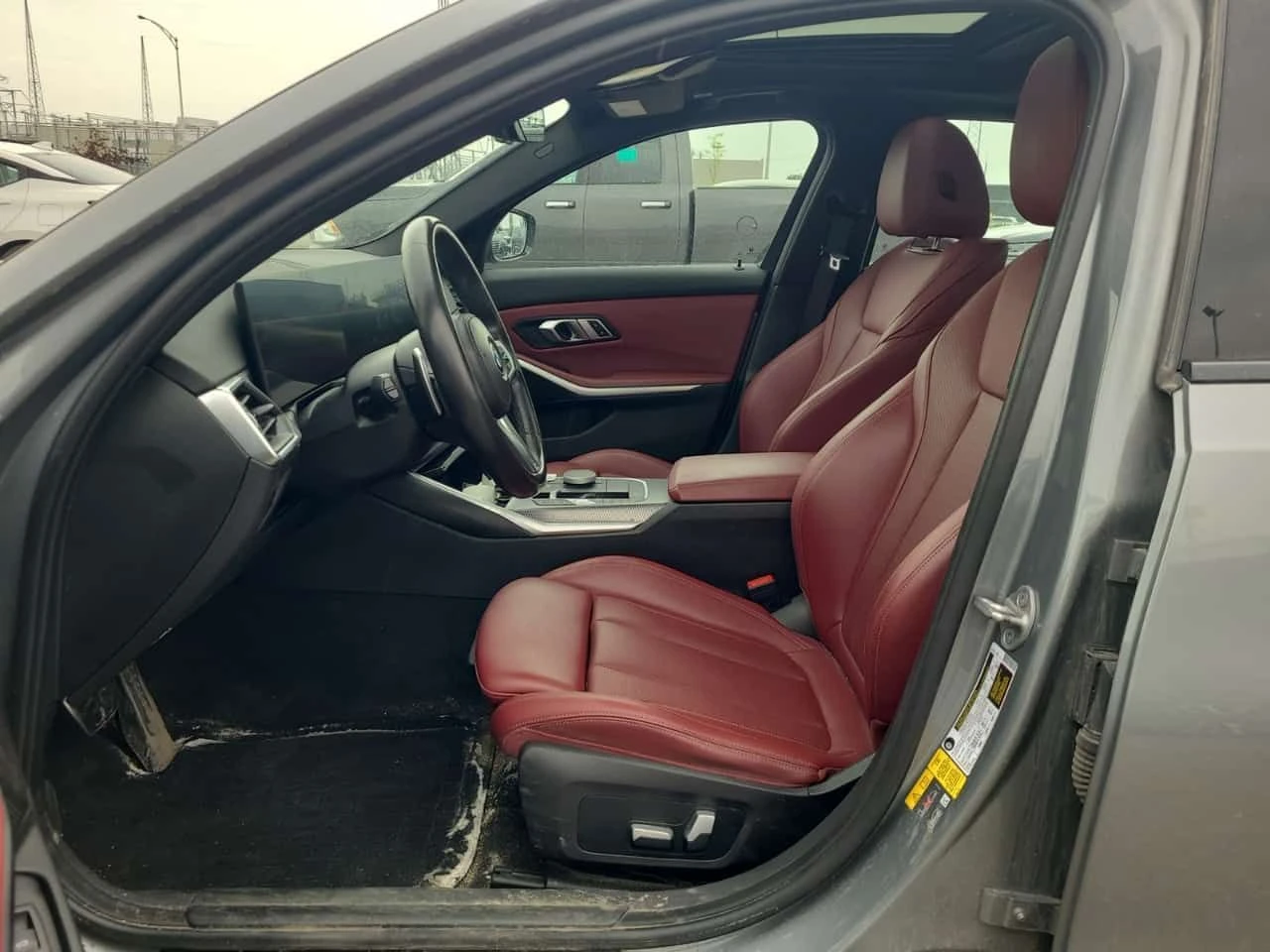 BMW 330 М ПАКЕТ/330E XDRIVE/ШИБЕДАХ/ПОДГРЕВ/2 КЛЮЧА/CARFAX, снимка 6 - Автомобили и джипове - 54859706