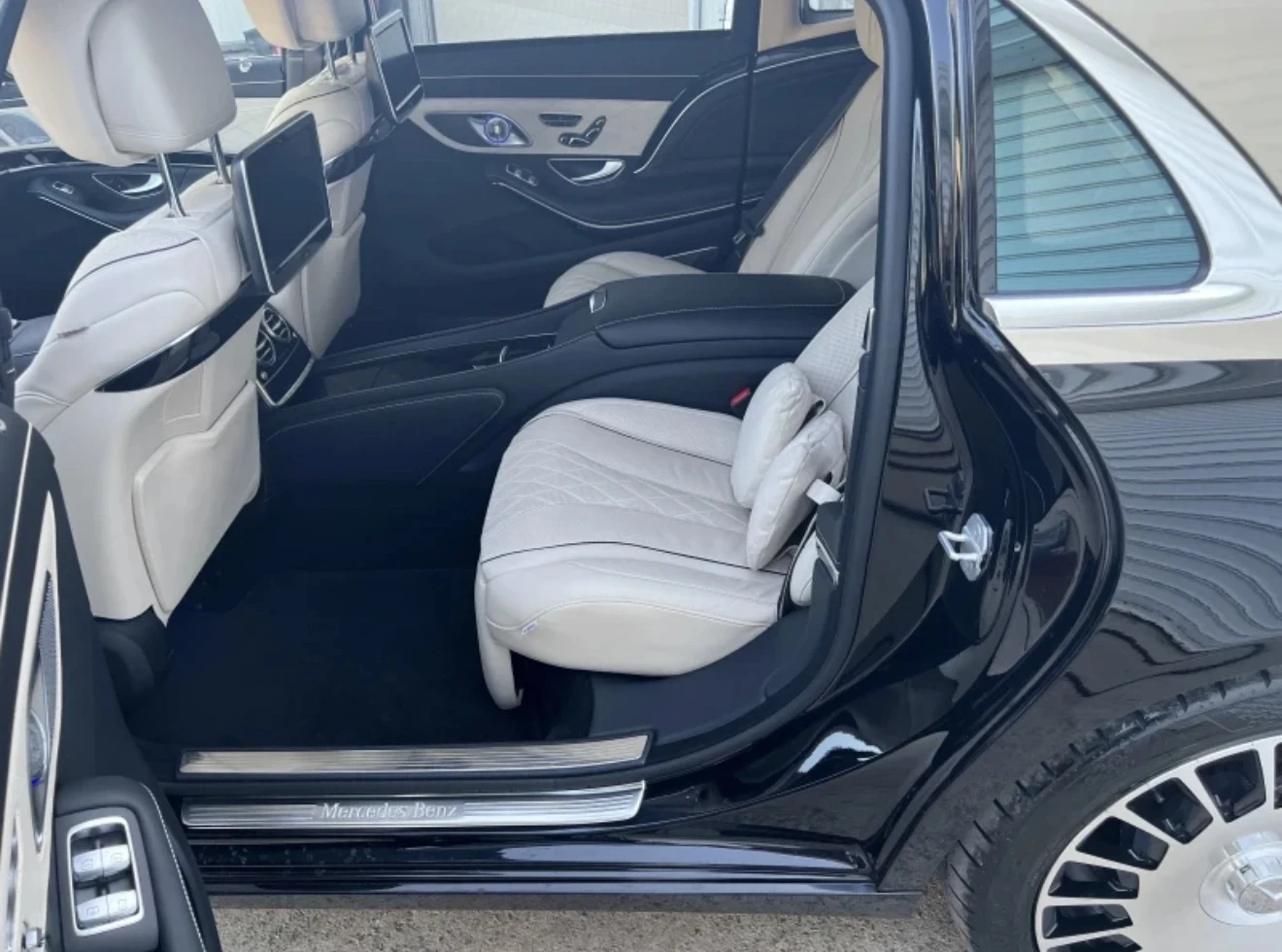 Maybach 650 V12 PULLMAN ТОП СЪСТОЯНИЕ , снимка 7 - Автомобили и джипове - 55376732