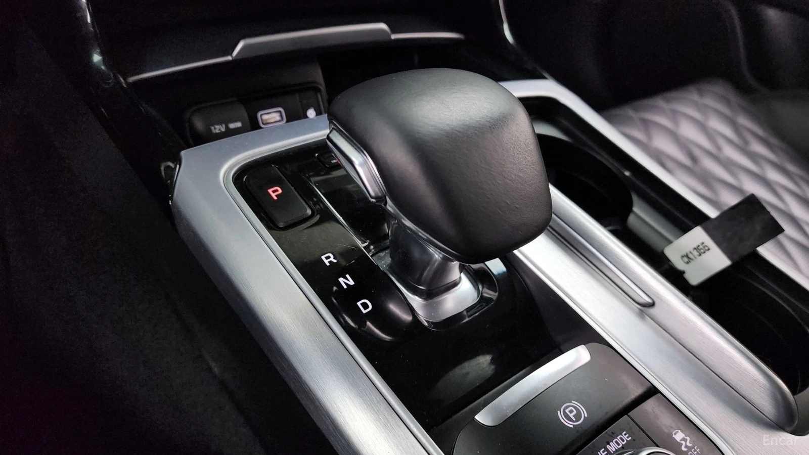 Kia Stinger 2.5 Masters* HUD* КОЖА* ОБДУХВ* НАВИ, снимка 7 - Автомобили и джипове - 55524116