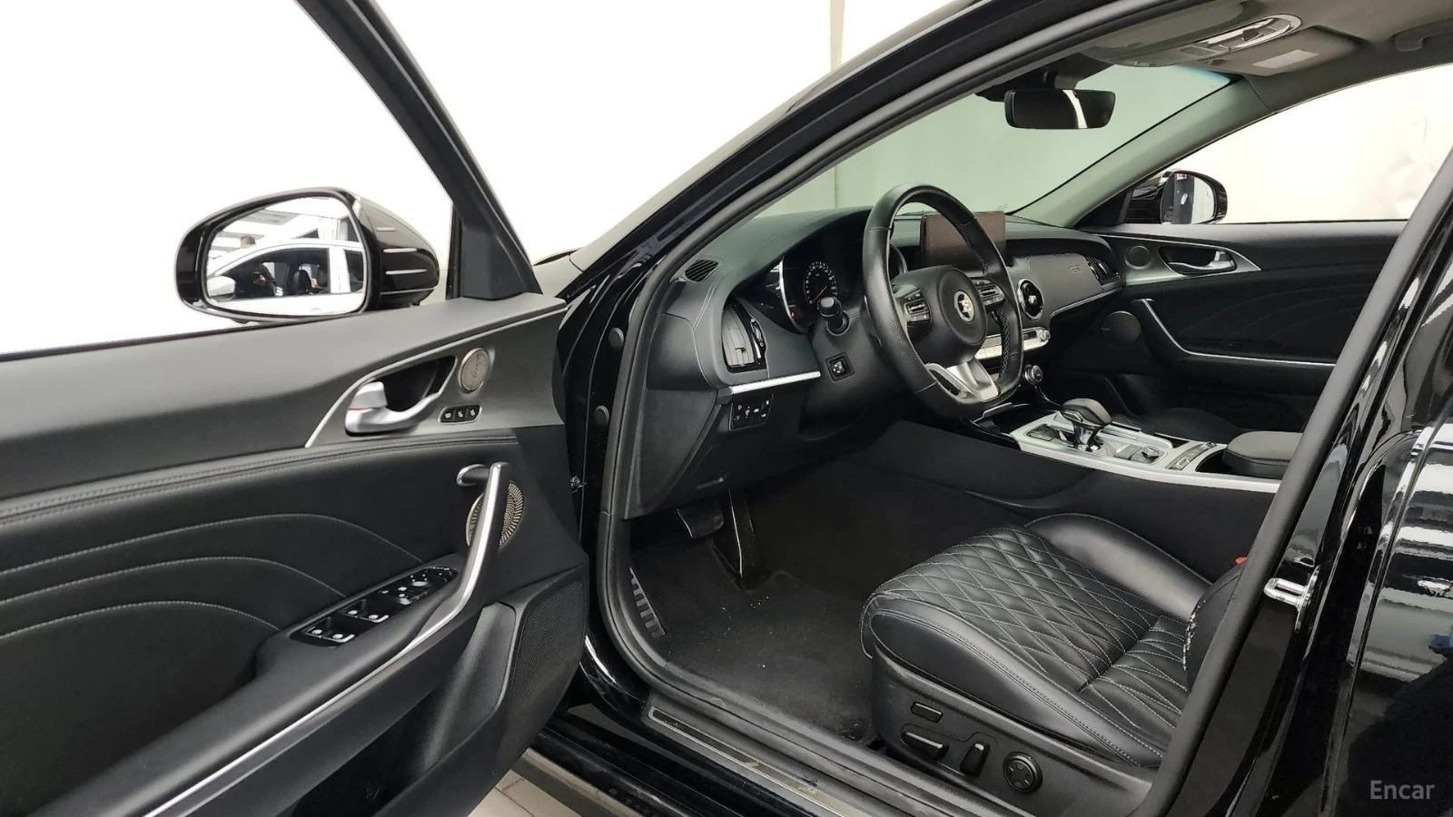 Kia Stinger 2.5 Masters* HUD* КОЖА* ОБДУХВ* НАВИ, снимка 8 - Автомобили и джипове - 55524116