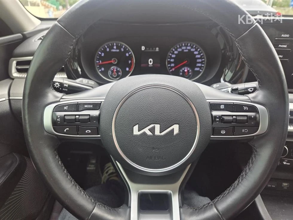 Kia K5 2.0 LPI , снимка 10 - Автомобили и джипове - 55833817