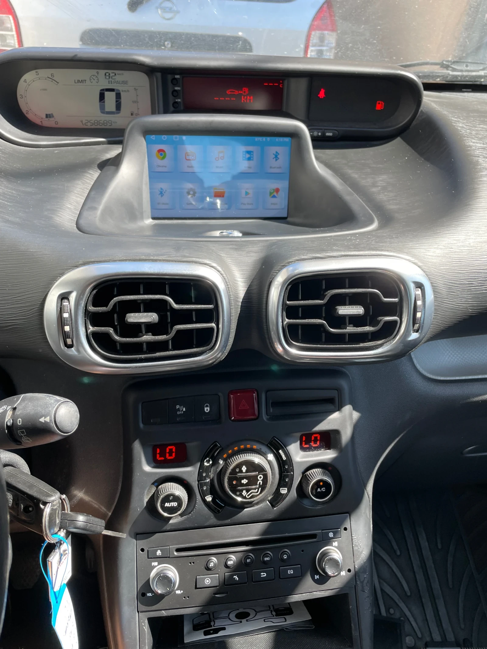 Citroen C3 Picasso 1.4, снимка 15 - Автомобили и джипове - 55865739