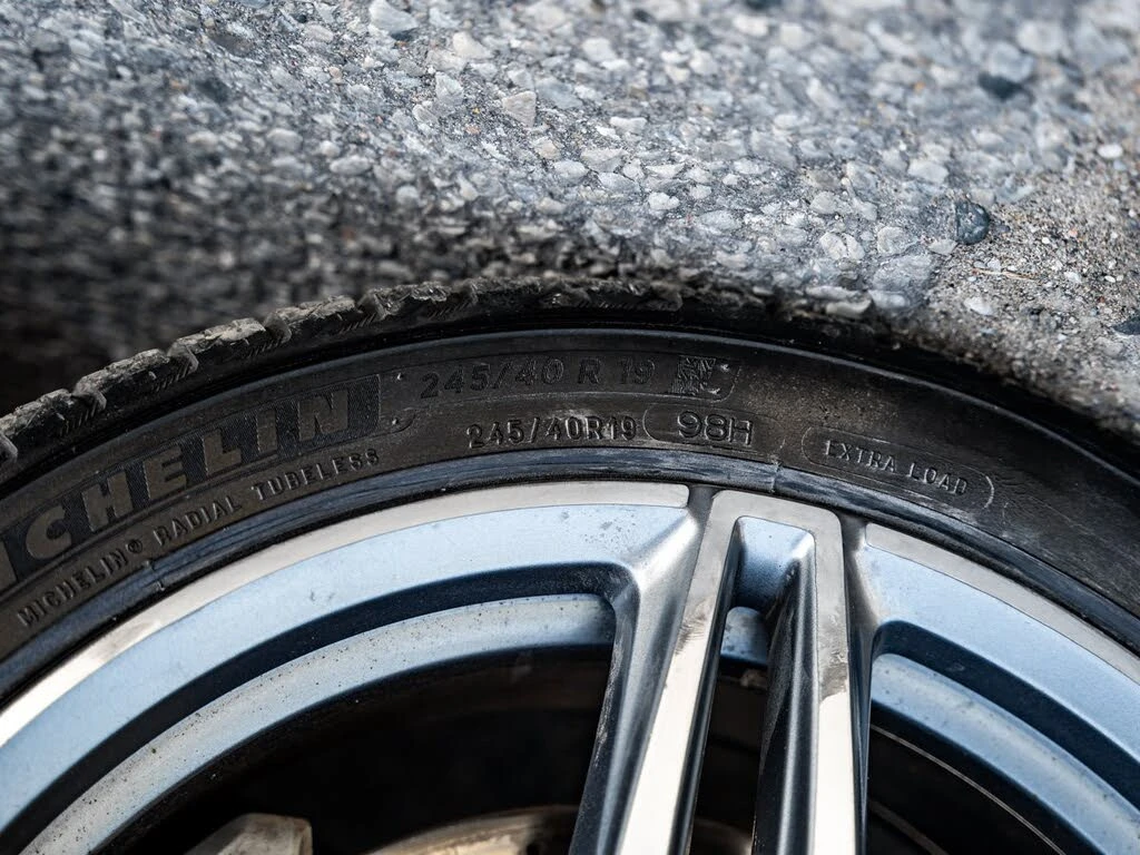 Mercedes-Benz E 400 4MATIC * KAMEPA* PANO* BURM* М.ТОЧКА, снимка 13 - Автомобили и джипове - 56082616
