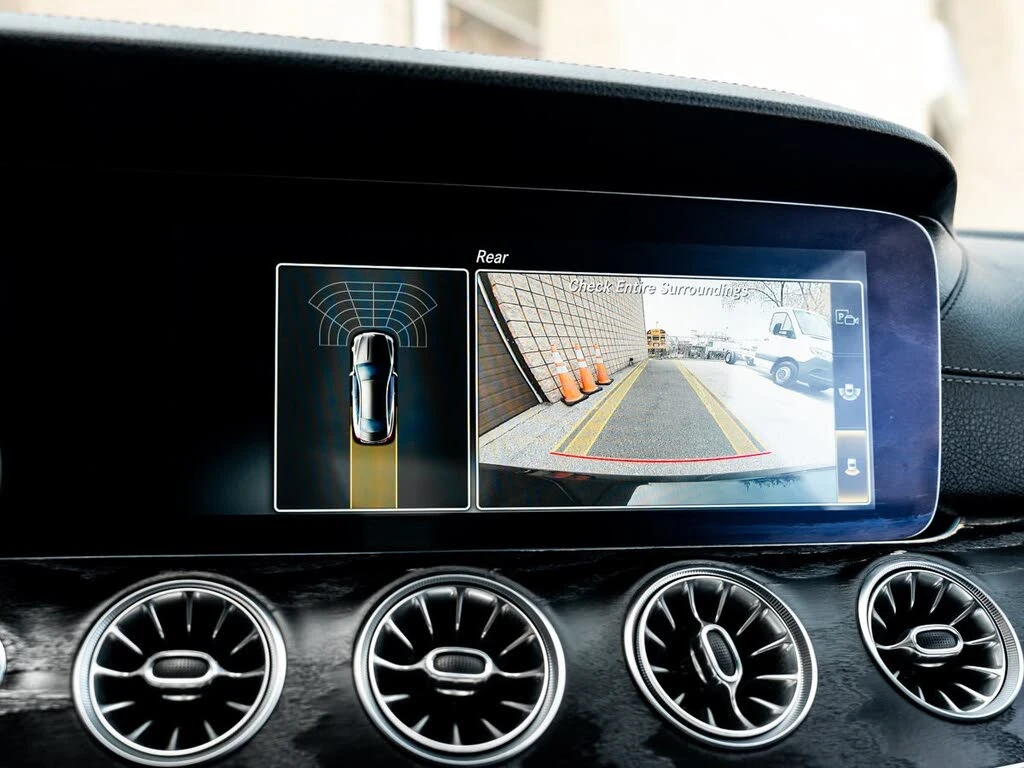 Mercedes-Benz E 400 4MATIC * KAMEPA* PANO* BURM* М.ТОЧКА, снимка 8 - Автомобили и джипове - 56082616
