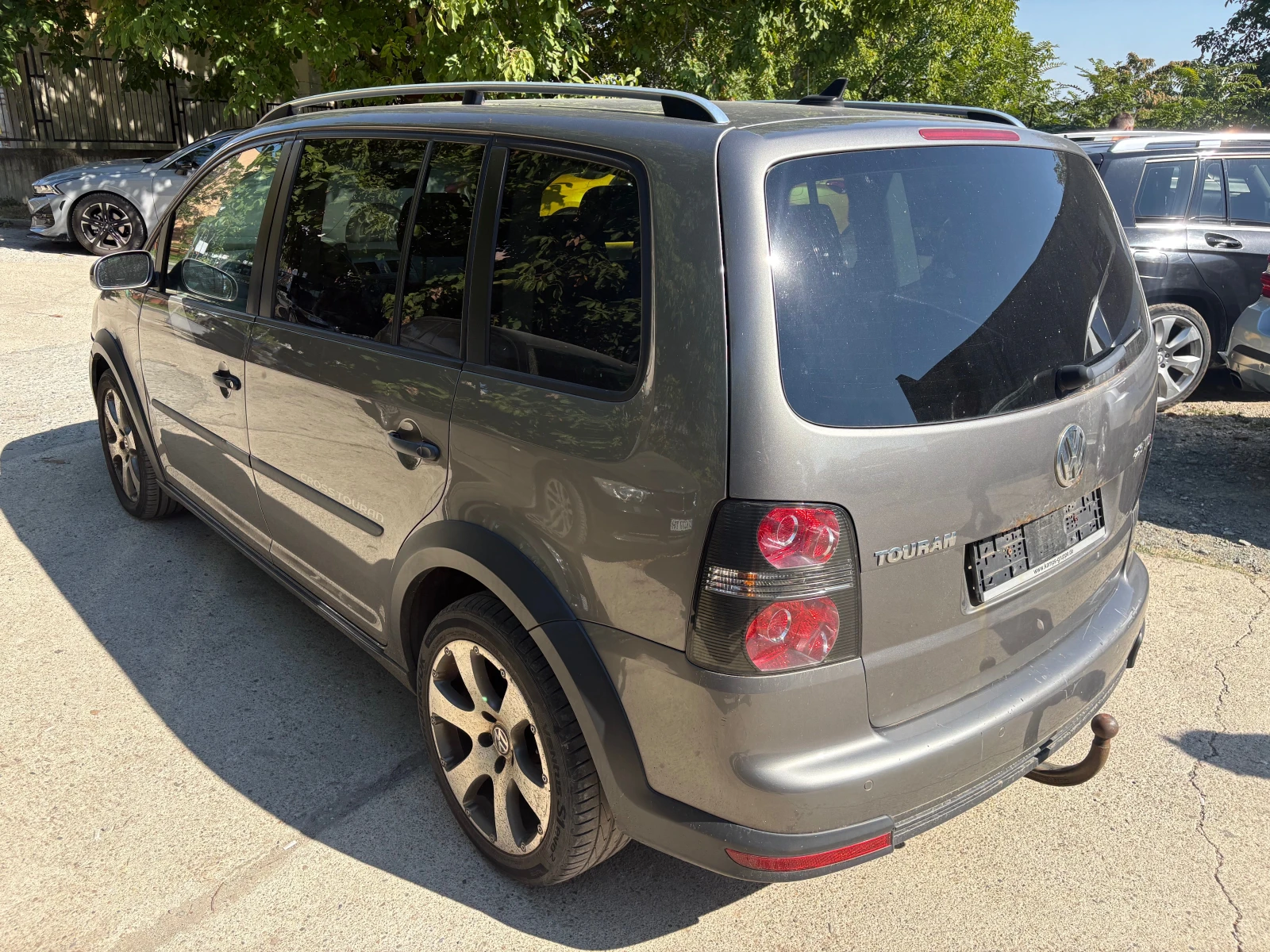 VW Touran 2.0 TDI 170, снимка 3 - Автомобили и джипове - 56139327